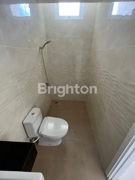 image RUMAH 2 LANTAI DI JADE SUMARECON (6)