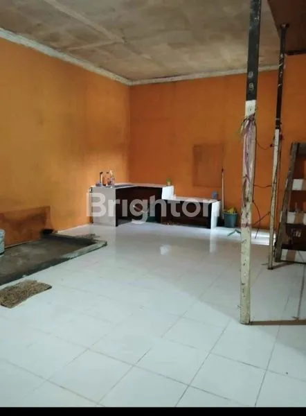 image RUMAH TUNGGAL UNIK LUAS DAN NYAMAN (2)