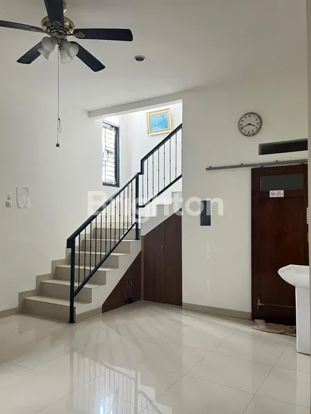 image RUMAH BARU RENOVASI DEKAT MALL CIJANTUNG PASAR REBO JAKARTA TIMUR (2)