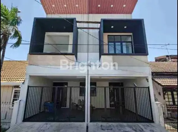 image RUMAH BARU GRESS 2 LANTAI RUNGKUT SELANGKAH KE SUPERINFO DAN MERR FULLY FURNISHED (1)