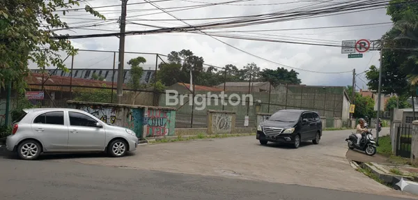 image JUAL TANAH DAN BANGUNAN MENGHADAP  2 SISI JALAN UTAMA (1)