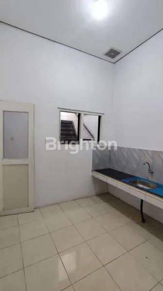 image RUMAH SIAP HUNI KUTISARI INDAH BARAT ROW JALAN 3 MOBIL (3)