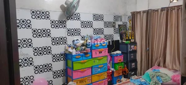 image HUNIAN NYAMAN & TERAWAT 2 LANTAI LOKASI STRATEGIS DEKAT MALL CIPUTRA WORLD SURABAYA (3)