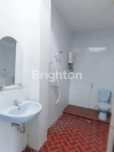 image GANG PINGGIR RUKO 2 LANTAI BAGUS SIAP PAKAI STRATEGIS TENGAH KOTA SEMAWIS SEMARANG (8)