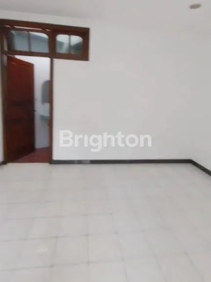 image GANG PINGGIR RUKO 2 LANTAI BAGUS SIAP PAKAI STRATEGIS TENGAH KOTA SEMAWIS SEMARANG (7)