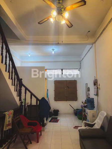 image RUKO  STRATEGIS  3 TINGKAT DI JLN PUKAT  (1)