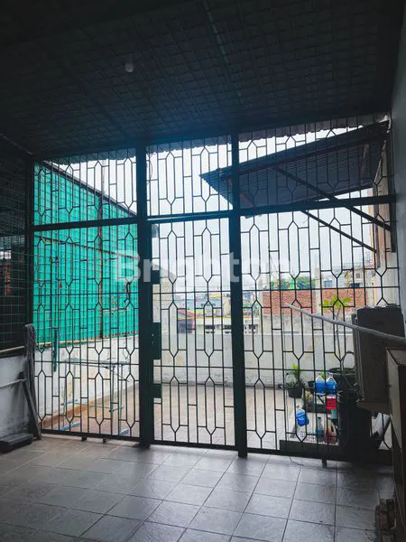 image RUKO  STRATEGIS  3 TINGKAT DI JLN PUKAT  (4)