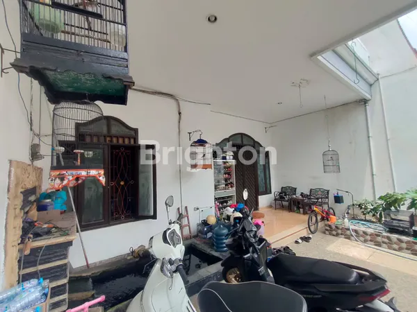 image HUNIAN NYAMAN & TERAWAT 2 LANTAI DEKAT MALL CIPUTRA WORLD SURABAYA (4)