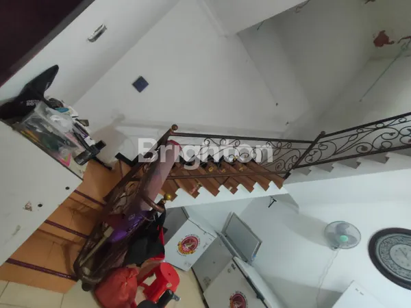 image HUNIAN NYAMAN & TERAWAT 2 LANTAI DEKAT MALL CIPUTRA WORLD SURABAYA (6)