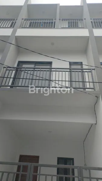 image RUMAH BARU SIAP HUNI 3 LANTAI, ROW JALAN 2  MOBIL, PALEM , DURI KEPA , JAKARTA BARAT (1)