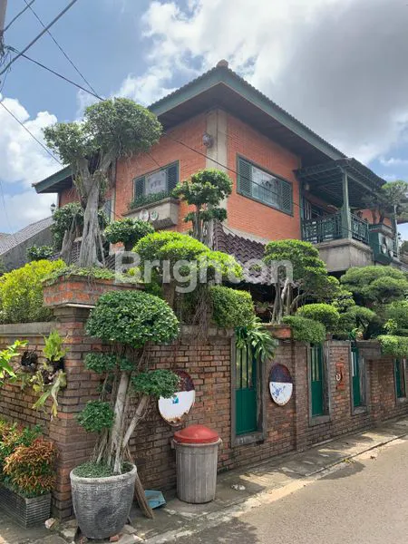 image RUMAH BAGUS UNIQ 2 LANTAI BERNUANSA.BALI DI.KOTA TANGERANG (5)