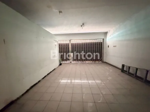 image DISEWAKAN: RUKO KOMERSIAL PREMIUM RAYA JETIS KULON, TRAFIK SUPER RAMAI!  (3)