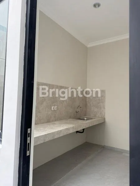 image RUMAH BARU, DI LOKASI PREMIUM MANYAR KERTOADI (3)