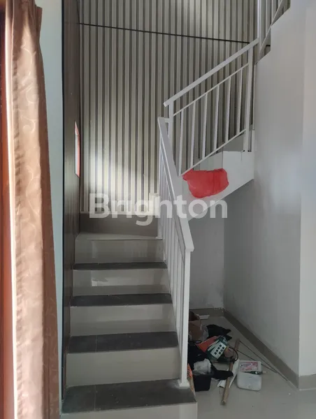 image RUMAH 2 LANTAI LOKASI STRATEGIS (3)