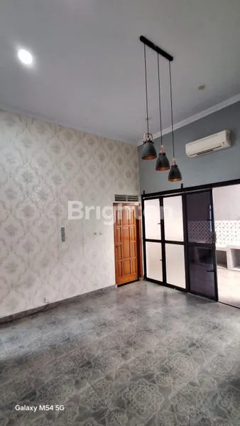 image RUMAH LUAS 167M² SIAP HUNI DI SUMBER SOLO (3)