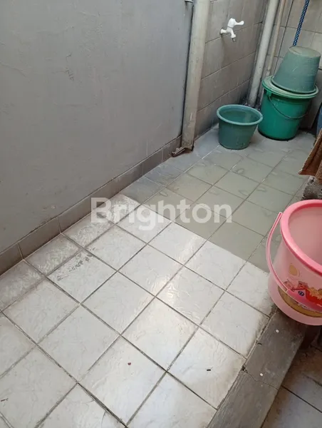 image RUMAH 2 1/2  LANTAI RAPI DAN TERAWAT DI TAMAN PALEM LESTARI JAKBAR (8)