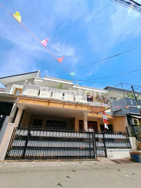 image RUMAH CANTIK ELEGAN STRATEGIS DI CIPUTAT TANGGERANG (1)