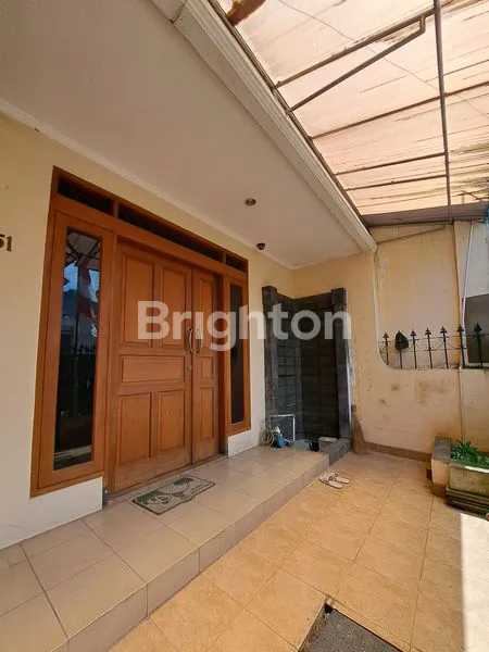 image RUMAH CANTIK ELEGAN STRATEGIS DI CIPUTAT TANGGERANG (5)