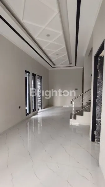 image RUMAH BARU HOOK SIAP HUNI MANYAR DEKAT SEKOLAH PETRA ROW JALAN 4 MOBIL (4)