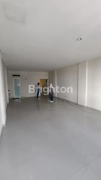 image RUKO 3 LANTAI DI CITRALAND WATERPARK, LOKASI PREMIUM & RAMAI (2)