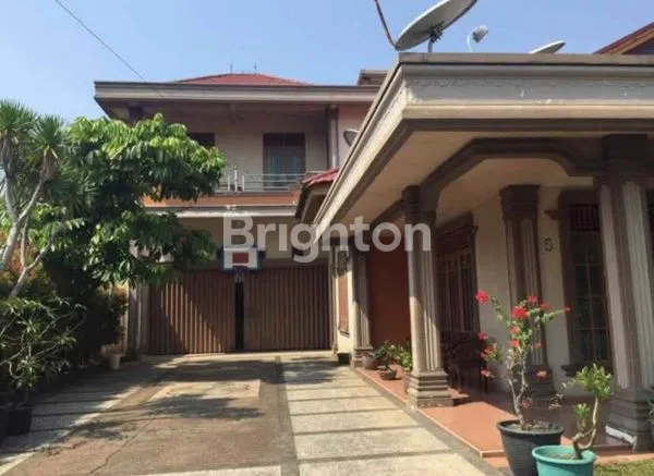 image RUMAH 2 LANTAI LUAS 530 M² STRATEGIS PUSAT KOTA PEKANBARU (1)