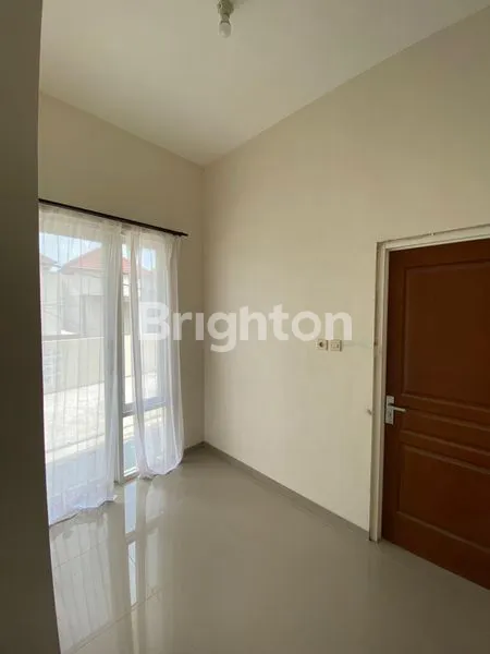 image RUMAH 2 LANTAI SIAP HUNI AREA PERUMAHAN AKSES JALAN LEBAR BEBAS BANJIR DEKAT UB (4)