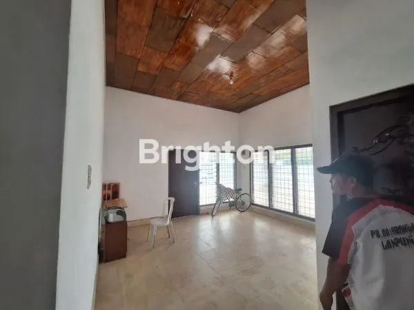 image GUDANG KANTOR 800M² DI KEDATON, LOKASI KOMERSIL UNGGULAN (4)