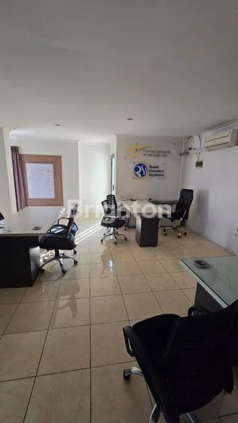 image RUKO 3 LANTAI DEKAT QQ KTV (4)