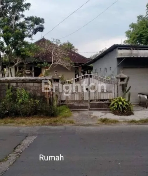image DIKONTRAKKAN JANGKA PANJANG RUMAH 4 KAMAR LOKASI JALAN UTAMA UNGASAN BADUNG   (1)