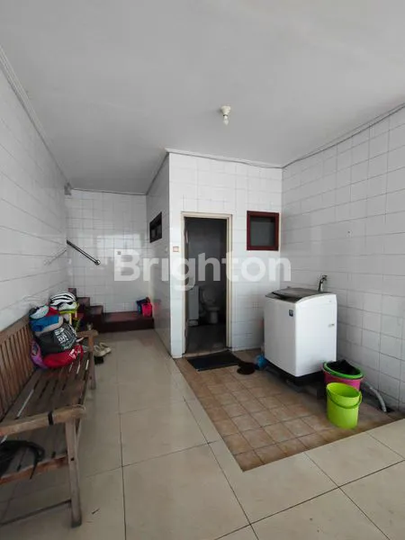 image RUMAH KLASIK KOLONIAL DI TENGAH KOTA (7)