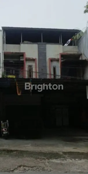 RUKO PINGGIR JALAN 2.5 LANTAI DISEWAKAN