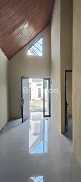 image NEW GRESS SCANDINAVIAN STYLE 1 LANTAI SELANGKAH KE RAYA WIYUNG (4)