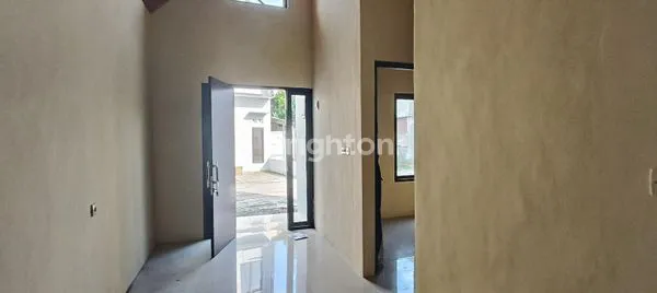 image NEW GRESS SCANDINAVIAN STYLE 1 LANTAI SELANGKAH KE RAYA WIYUNG (3)