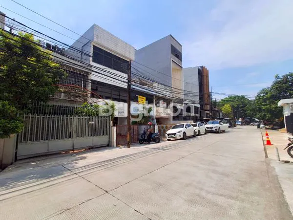 image RUKO 3½ LANTAI 110M² ROW JALAN BESAR DI SUNTER JAKARTA UTARA (1)