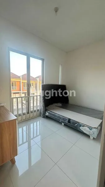 image RUMAH GREENLAND RESIDENCE MENGANTI 2 LANTAI LOKASI STRATEGIS TIDAK JAUH DARI CLUB HOUSE  (5)