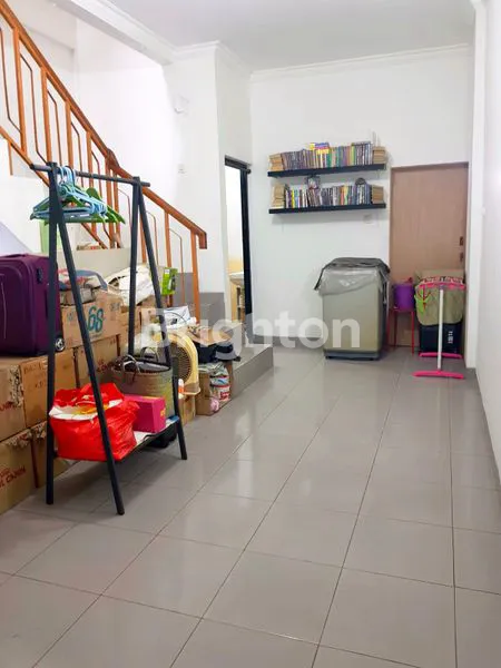 image RUKO 3½ LANTAI 40M² BUAT USAHA DAN TINGGAL DI KARTINI JAKARTA PUSAT (5)