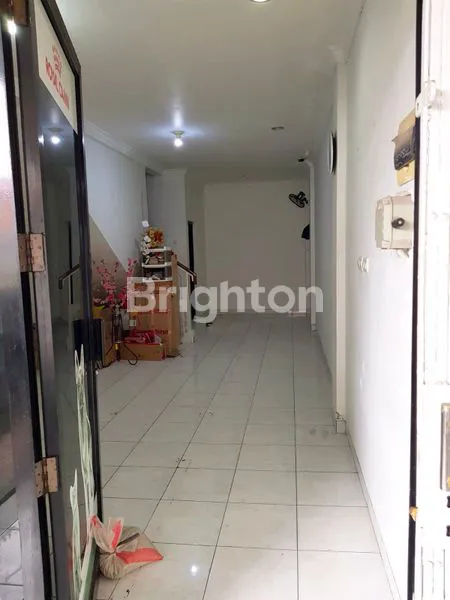 image RUKO 3½ LANTAI 40M² BUAT USAHA DAN TINGGAL DI KARTINI JAKARTA PUSAT (2)