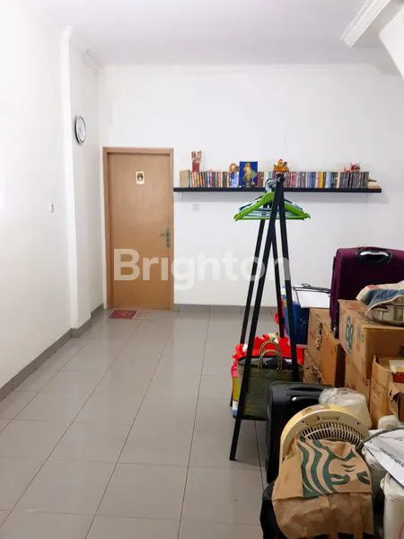 image RUKO 3½ LANTAI 40M² BUAT USAHA DAN TINGGAL DI KARTINI JAKARTA PUSAT (6)