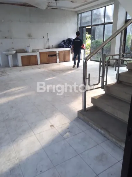 GEDUNG 2 LANTAI COCOK UNTUK USAHA KULINER