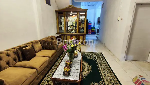 image RUMAH SIAP HUNI DI CEMPAKA BARU,KEMAYORAN  JAKARTA PUSAT (6)