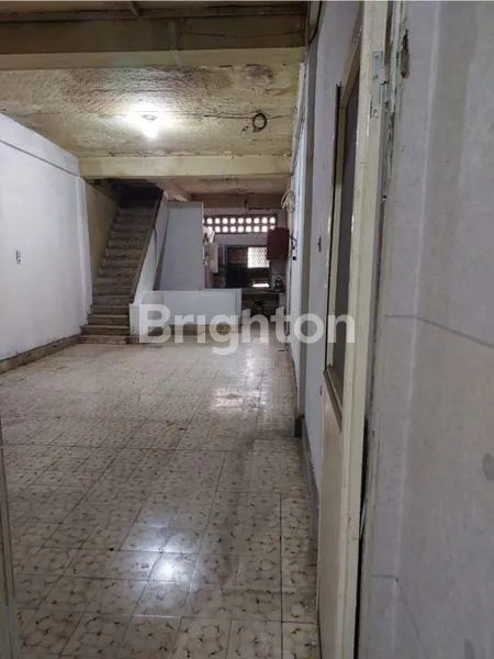 image RUKA 2 1/2 TINGKAT LOKASI DI TPT YANG STRATEGIS (2)