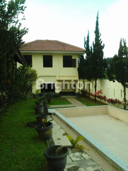 image VILLA LUAS 2135M² DI CIPANAS STRATEGIS (4)