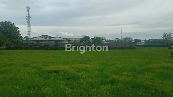 LAHAN LUAS DI PUSAT KOTA MAROS