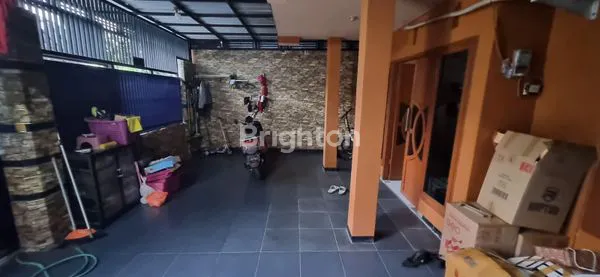 image DIJUAL RUMAH BEKAS SUPER STRATEGIS LINGKUNGAN NYAMAN DI ISTANA MENTARI LUAS 115M² (2)