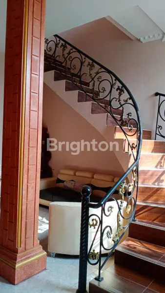 image RUMAH MEWAH DEKAT KNO (3)