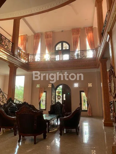 image RUMAH MEWAH DEKAT KNO (6)