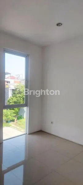 image RUMAH MEWAH LT 180 DI CITRA GARDEN 8 (5)