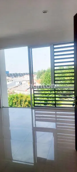 image RUMAH MEWAH LT 180 DI CITRA GARDEN 8 (6)