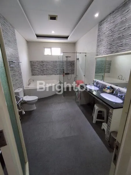 image RUMAH MEWAH SIAP HUNI LT 300 DI ALAM SUTERA (5)