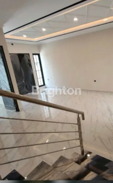 image ROW DOUBLE WAY HUNIAN 2 LANTAI MINIMALIS KONTEMPORER STRATEGIS DEKAT SEKOLAH PETRA RS ONKOLOGI REGENCY 21 MERR WISMA MUKTI  (3)